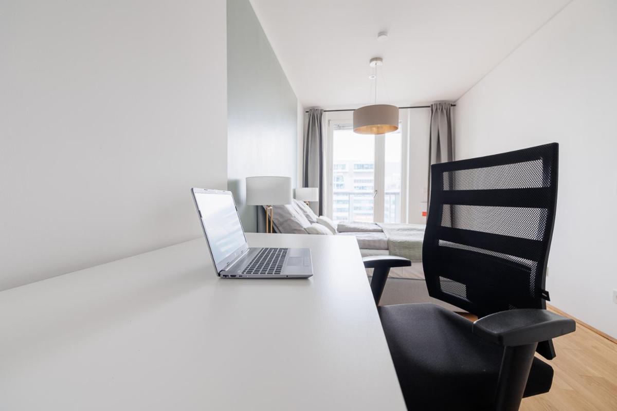 Lovely Apartment In Marina Tower - 10Min To City Center Wien Ngoại thất bức ảnh