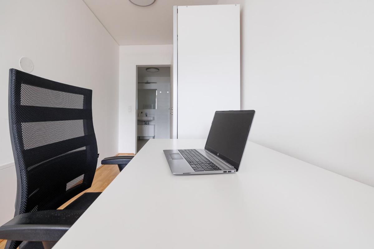 Lovely Apartment In Marina Tower - 10Min To City Center Wien Ngoại thất bức ảnh