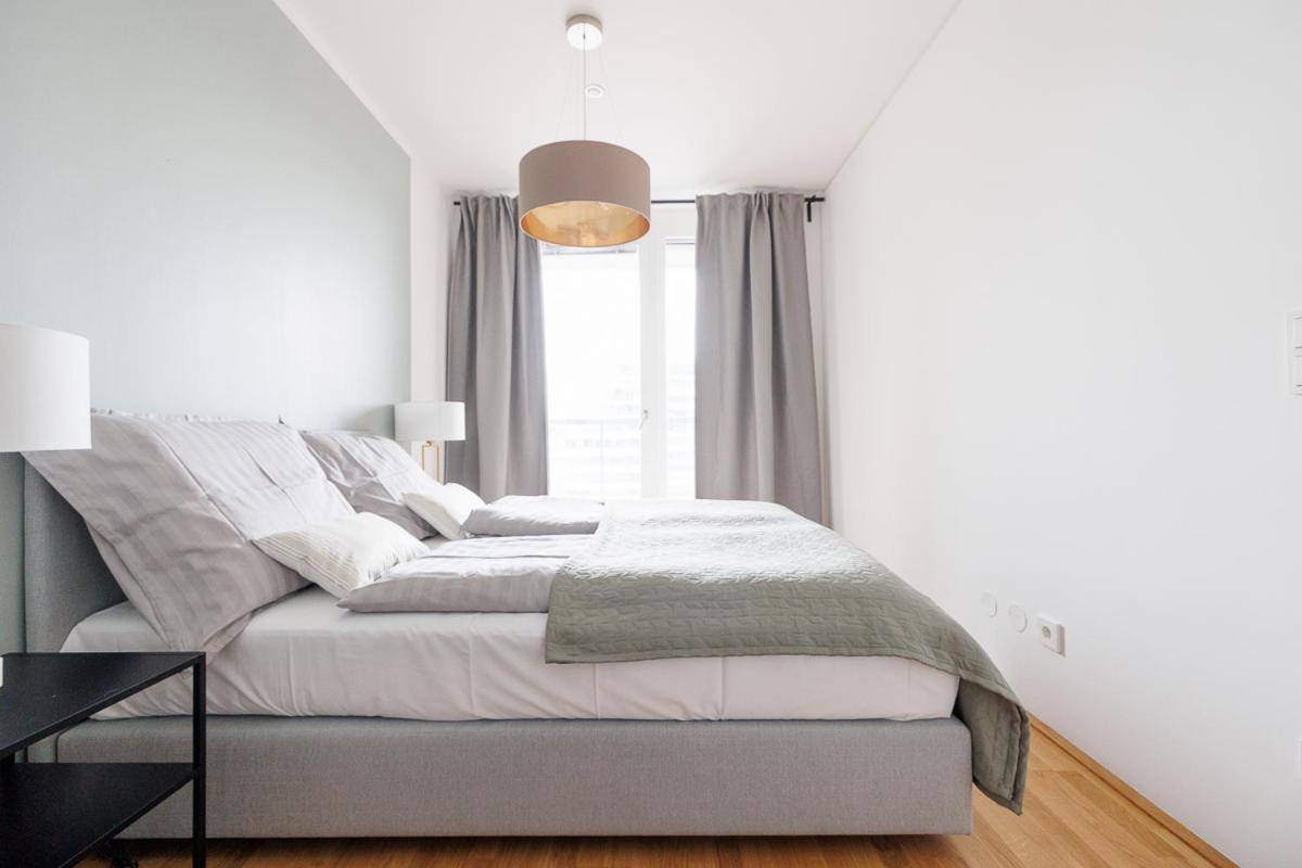 Lovely Apartment In Marina Tower - 10Min To City Center Wien Ngoại thất bức ảnh