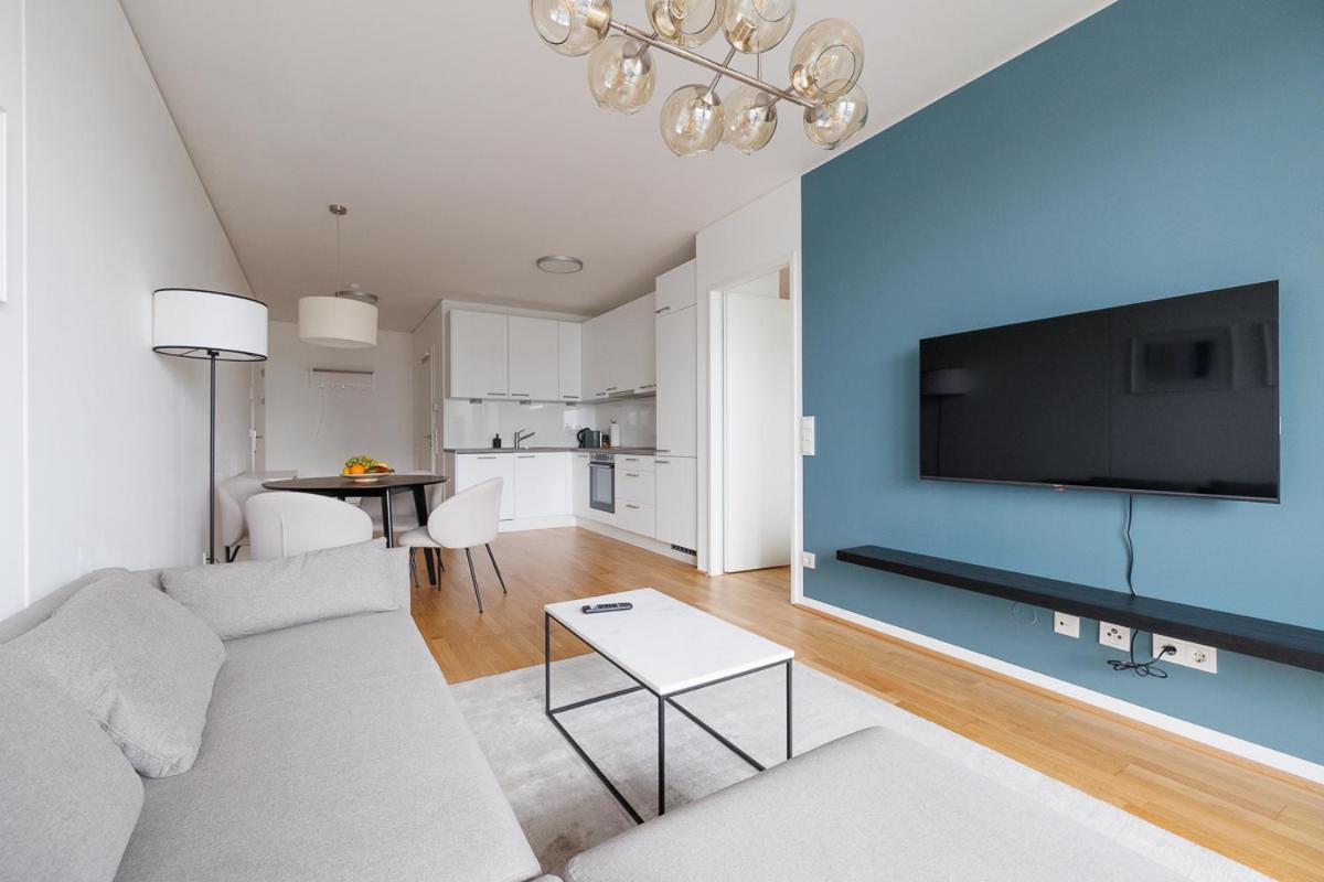 Lovely Apartment In Marina Tower - 10Min To City Center Wien Ngoại thất bức ảnh